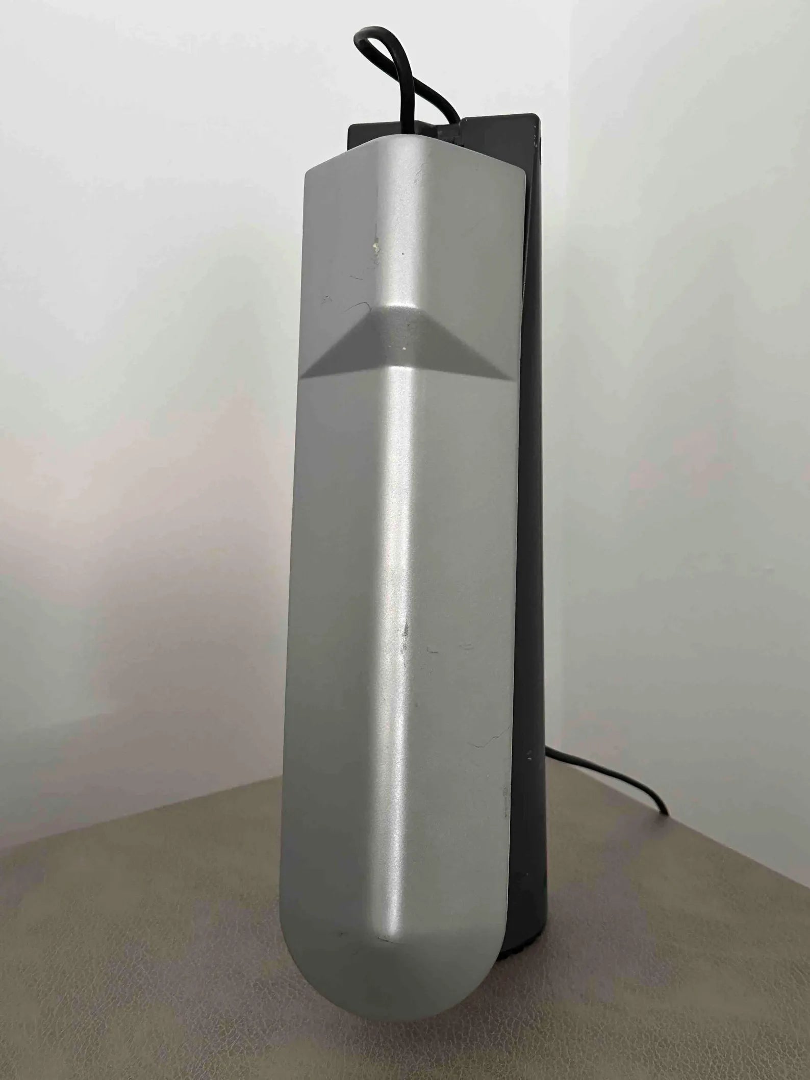 Luxo Picchio Desk Lamp by Isao Hosoe 1980s, Postmodern Italian Design, Adjustable Task Lamp