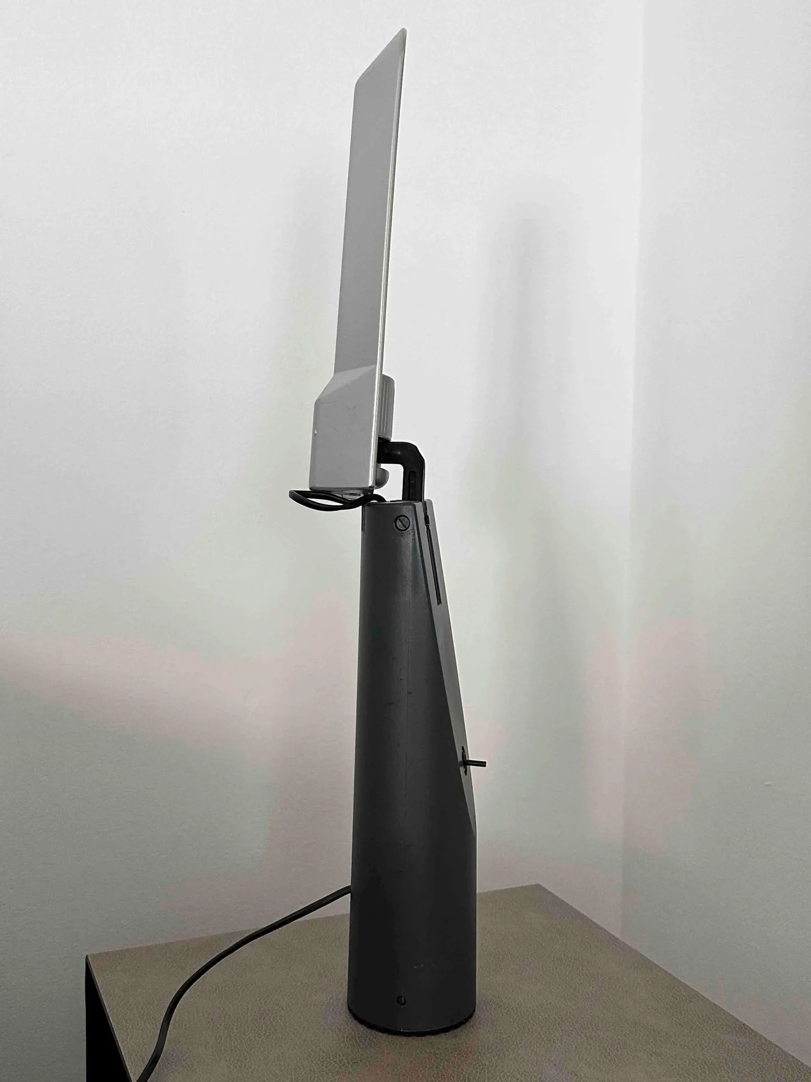 Luxo Picchio Desk Lamp by Isao Hosoe 1980s, Postmodern Italian Design, Adjustable Task Lamp