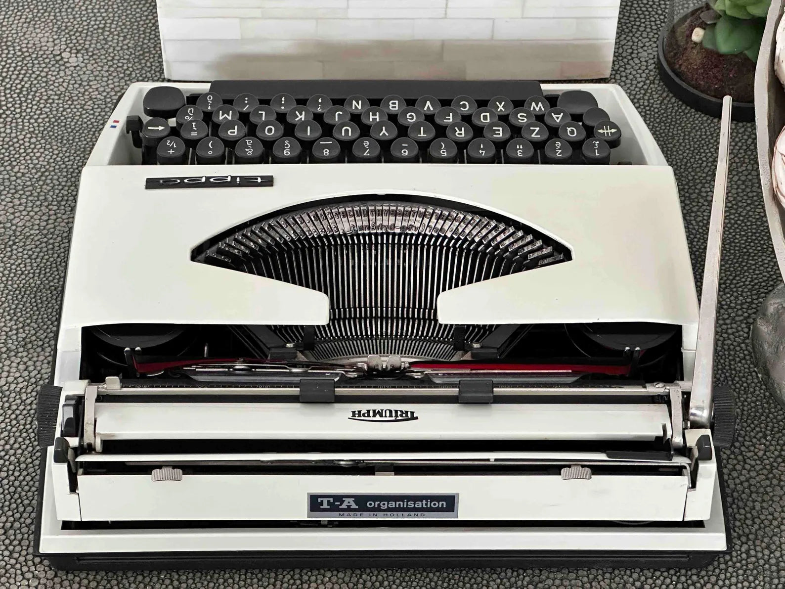 Triumph Tippa Typewriter with Sans Serif Cubic Font, Qzerty Layout, 1970s, Made in Holland