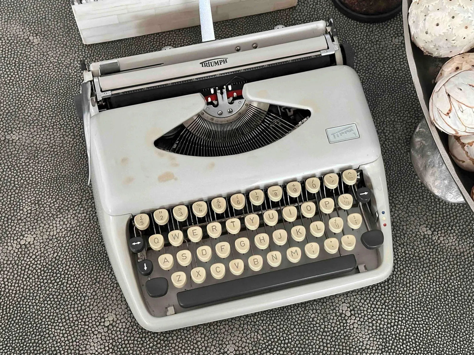 Triumph Tippa 1 Typewriter with Qwerty Layout, 1966, Made in Germany