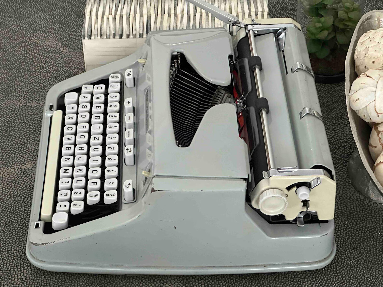 Hermes 3000 Typewriter with Qwertz Layout, 1968, Made in Switzerland, Fully Functional