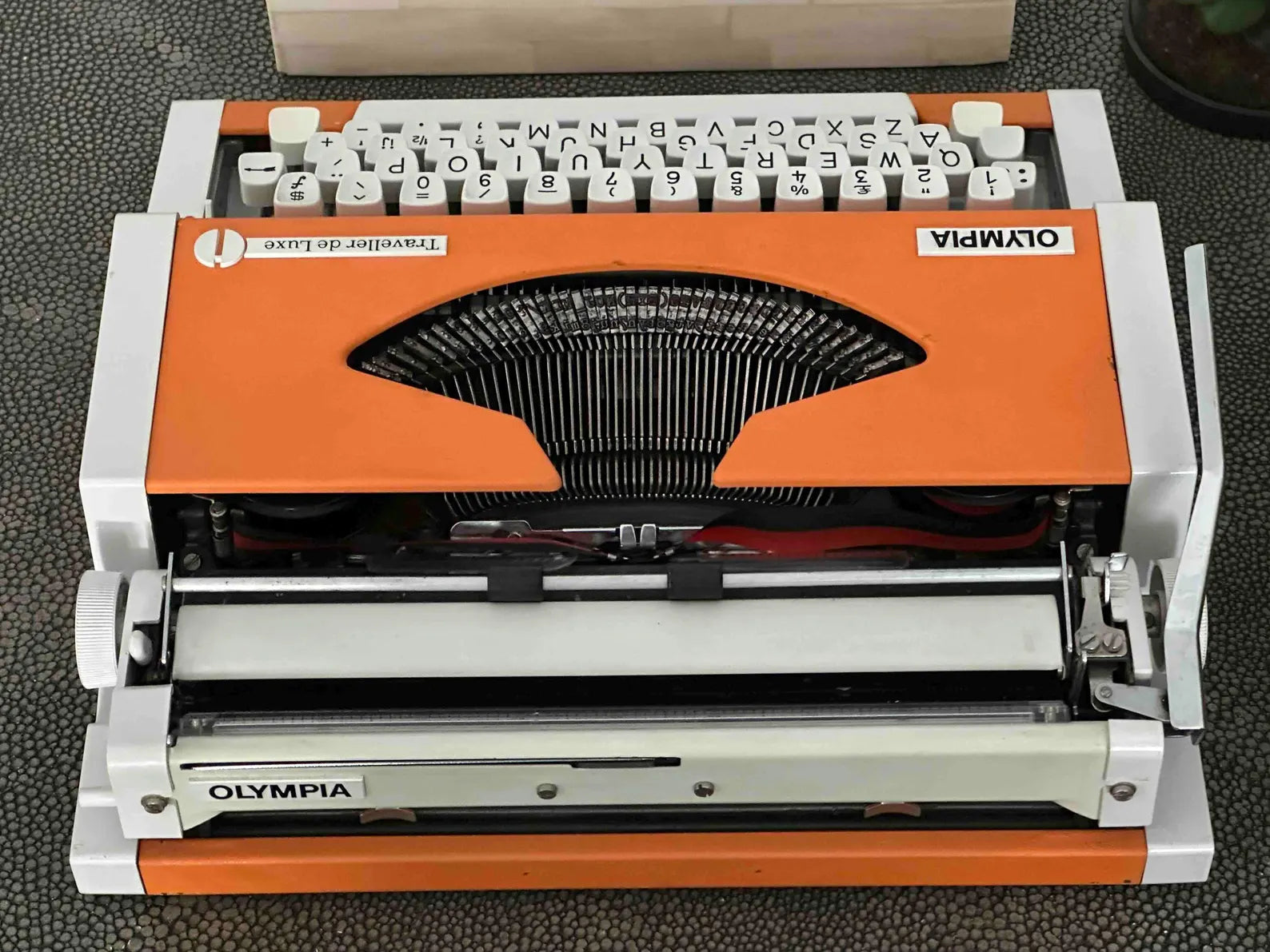 Olympia Traveller de Luxe Typewriter with Qwerty Layout, 1977, Orange, Fully Functional