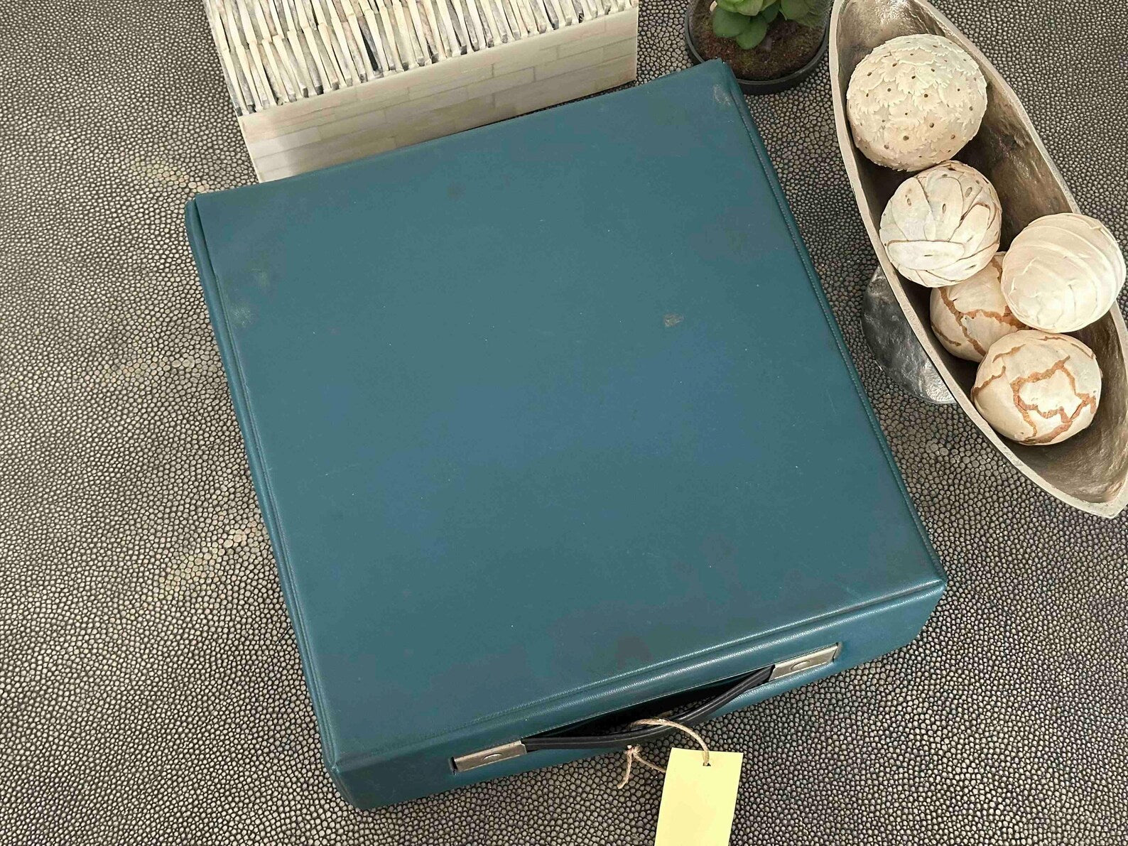 RARE Olivetti Dora Typewriter with Quadrato Font, Qwerty Layout, 1970s, Fully Functional