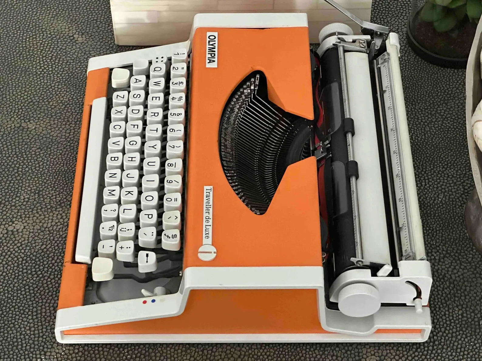 Olympia Traveller de Luxe Typewriter with Qwerty Layout, 1977, Orange, Fully Functional