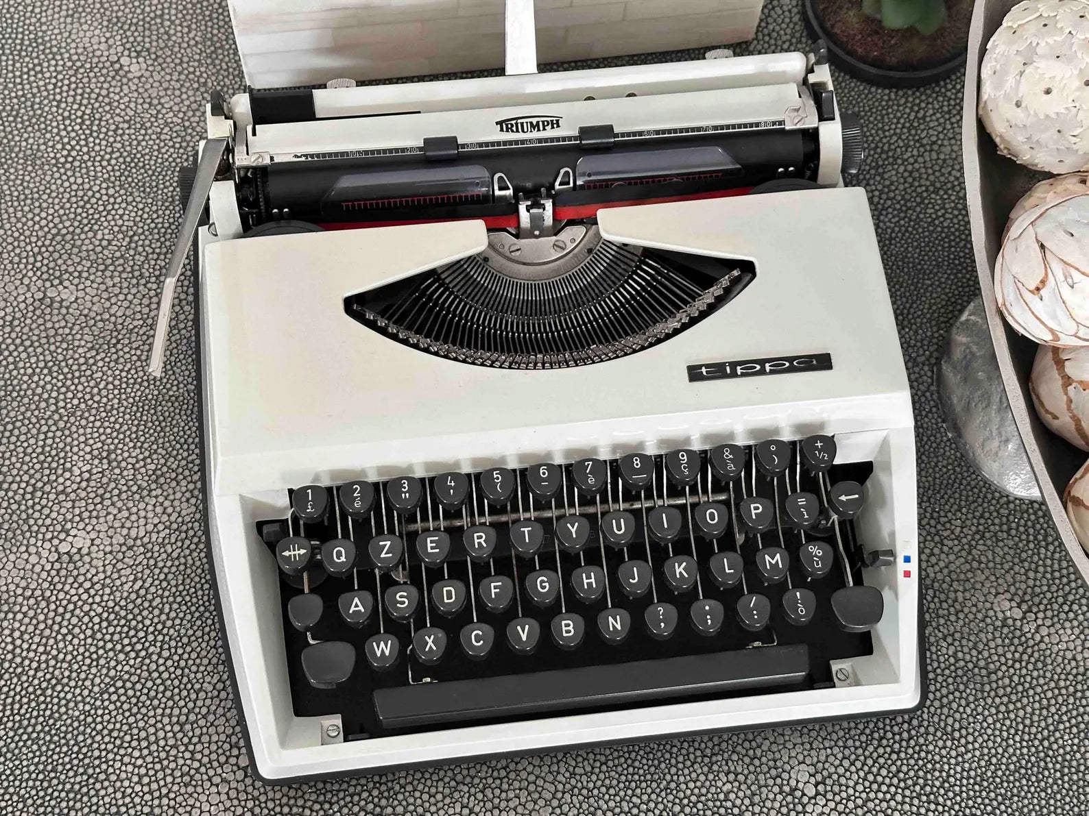 Triumph Tippa Typewriter with Sans Serif Cubic Font, Qzerty Layout, 1970s, Made in Holland